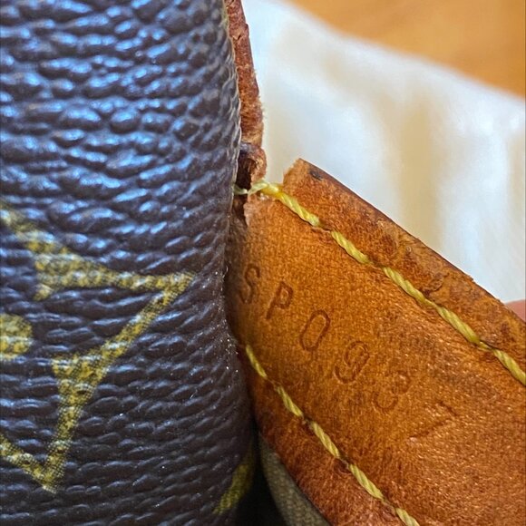 Authentic Vintage LOUIS VUITTON Reporter PM Monogram Canvas Crossbody Bag - Picture 6 of 16